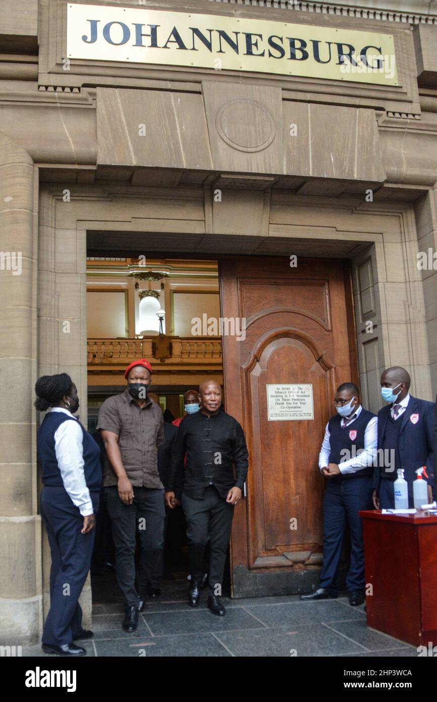 17th Feb 2022 Johannesburg Südafrika Julius Malema und Marshall Dlamini von Economic Freedom Fighters (EFF) existieren das Equality Court. Südafrika Stockfoto