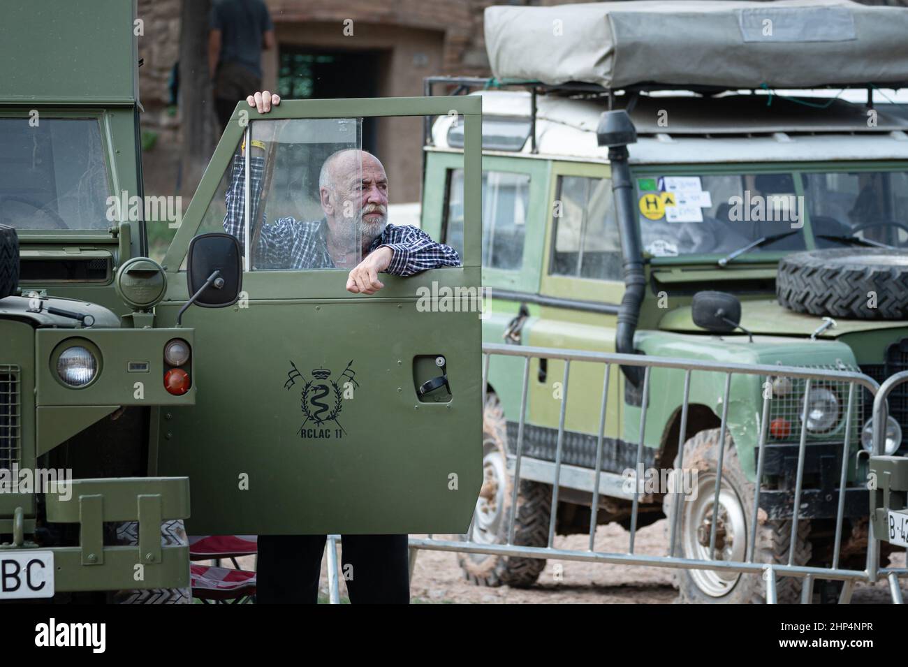 Blick auf Land Rover Santana Ligero Fahrzeug der Militärarmee in Suria, Spanien Stockfoto