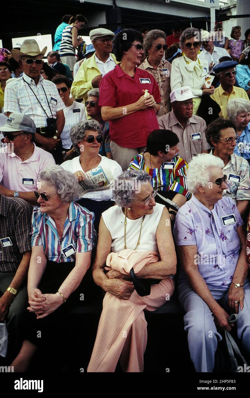 San Antonio Texas USA 1991 ltere Menschen Bei Der San Antonio san-antonio-texas-usa-1991-ltere-menschen-bei-der-san-antonio