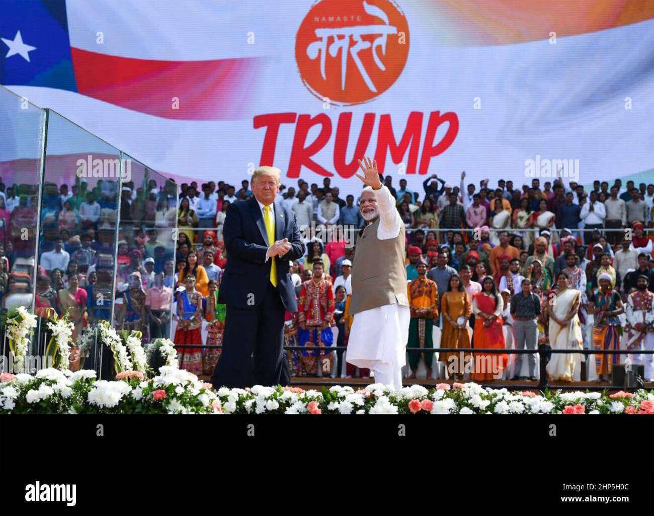 US-PRÄSIDENT DONALD TRUMP bei einer willkommenen Kundgebung in Ahmedabad, Indien, mit dem indischen Präsidenten Narendra Modi 24. Februar 2020. Stockfoto