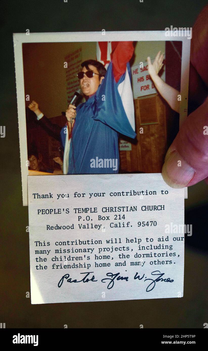 Volkstempel christliche Kirche, Notiz und Foto von Pastor Jim Jones, Danksagung der Beitragenden, verteilt in San Francisco im Jahr 1970s, Stockfoto