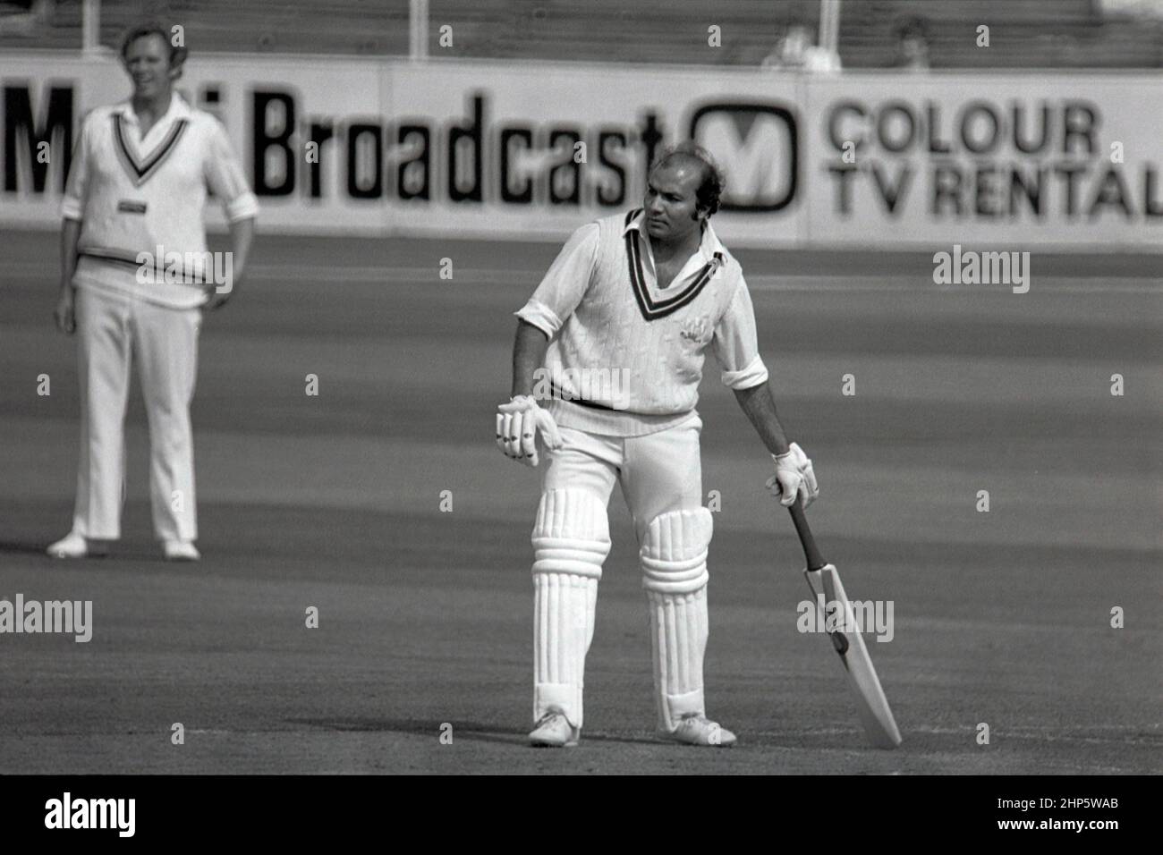 Intikhab Alam hat sich in der John Player League gegen Leicestershire beim Oval, London, England, geschlagen 7. Mai 1978 Stockfoto