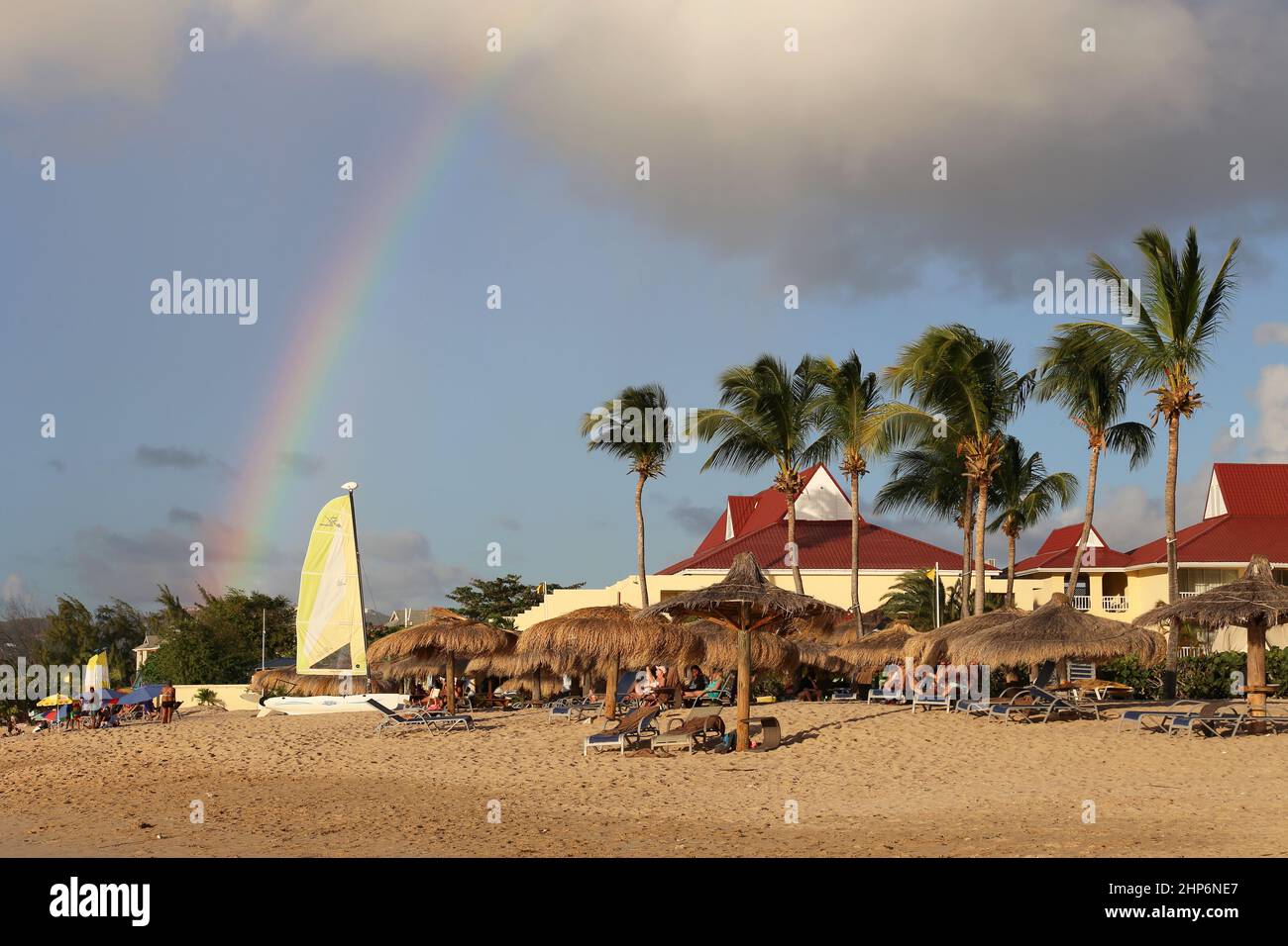 Rainbow Over Mystique von Royalton, Reduit Beach, Rodney Bay, Gros Islet, Saint Lucia, Windward-Inseln, Kleine Antillen, Westindien, Karibisches Meer Stockfoto