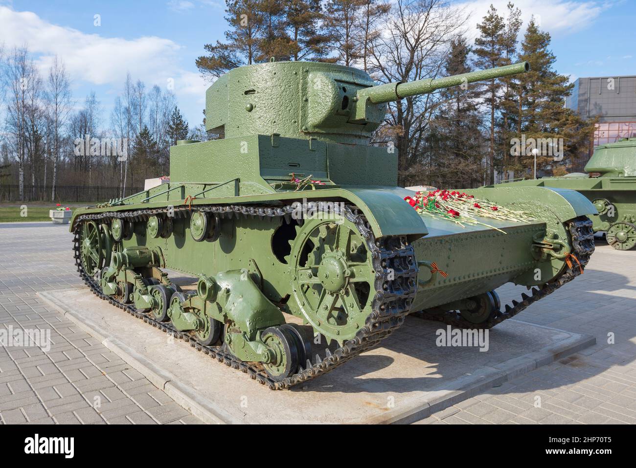 KIROVSK, RUSSLAND - 14. MAI 2017: Sowjetischer leichter Panzer T-26, hergestellt seit 1931 Nahaufnahme. Ausstellung der Exposition des Museums "Durchbruch der Sieg Stockfoto