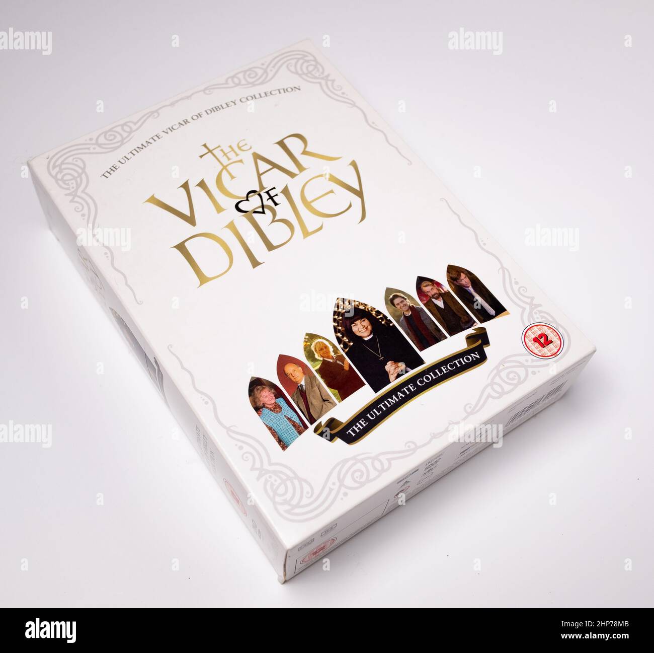 Norwich, Norfolk, Großbritannien – Februar 2022. Der Vikar von Dibley, mit der ikonischen Dawn French, DVD-Box isoliert auf einem schlichten weißen Hintergrund Stockfoto