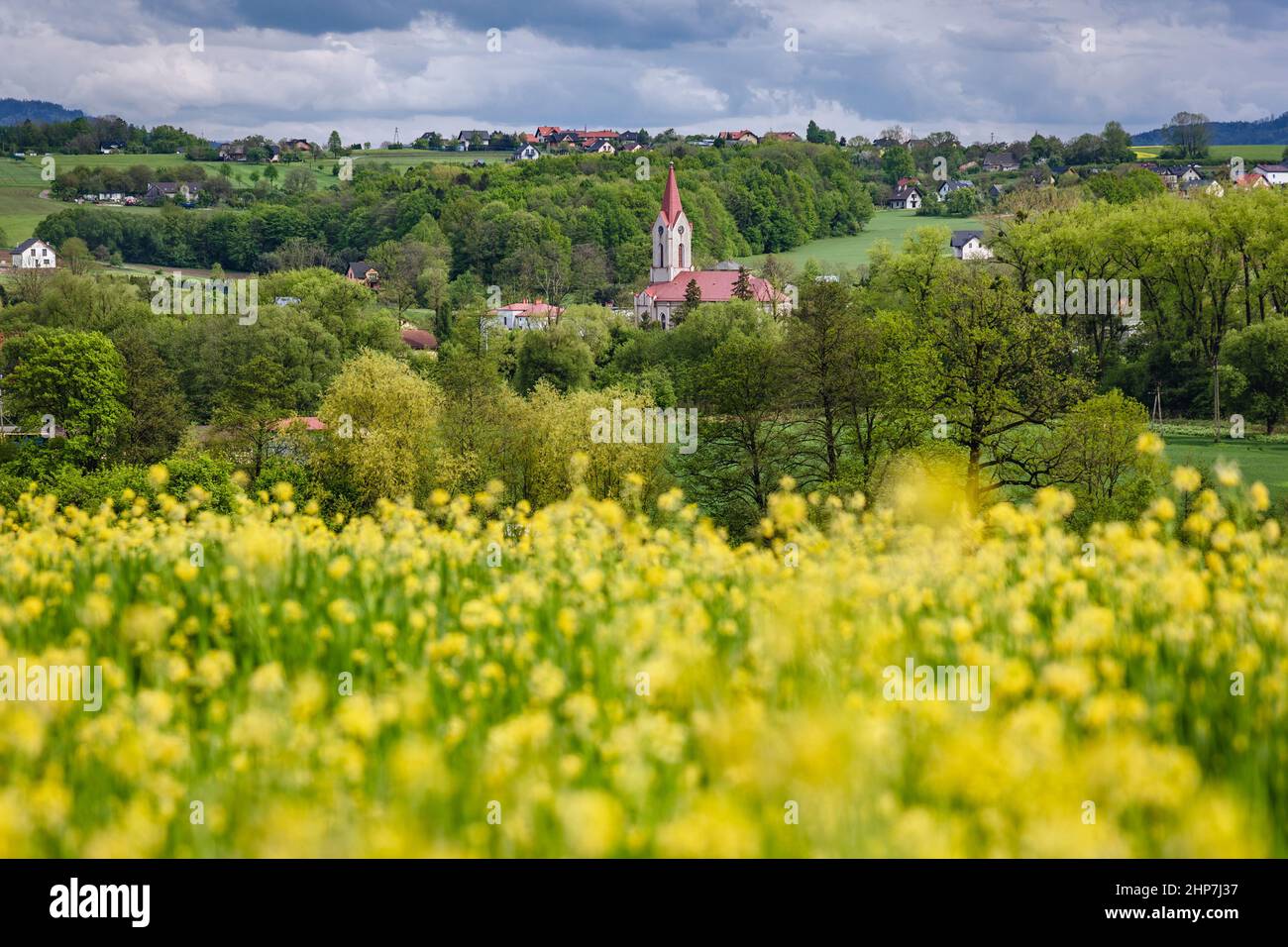 Evangelisch-Augsburger Kirche im Dorf Miedzyrzecze Gorne in der Gemeinde Jasienica, Kreis Bielsko, Woiwodschaft Schlesien in Südpolen Stockfoto