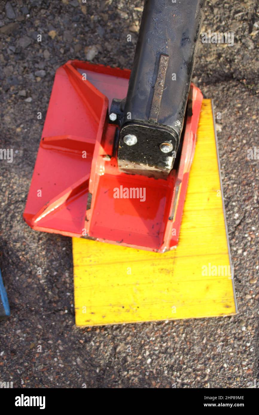 Erweiterte Unterstützung auf einem Kranwagen Stockfoto