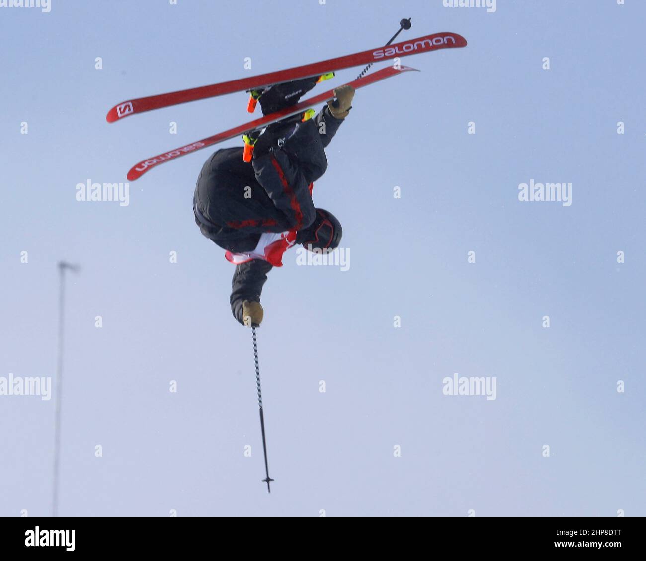 Peking, Hebei, China. 19th. Februar 2022. Gus Kenworthy (GBR) beim Freestyle-Ski-Herren Halbpipe-Finale während der Olympischen Winterspiele 2022 in Peking im Genting Snow Park. (Bild: © David G. McIntyre/ZUMA Press Wire) Stockfoto