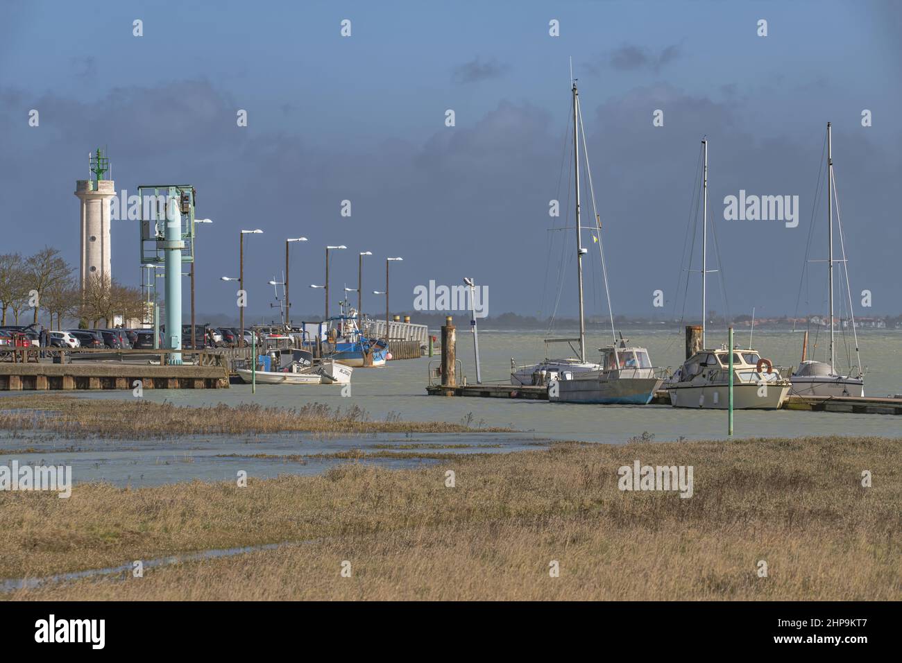 Bateau de pêche artisanale dans le Port du Hourdel en baie de Somme Stockfoto