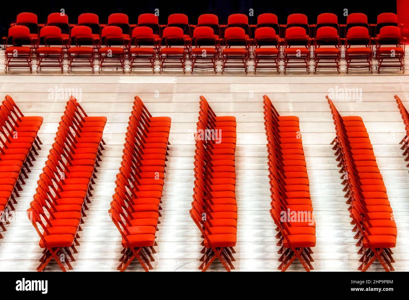 Muster der Universitätsabsolventenstühle Stockfoto