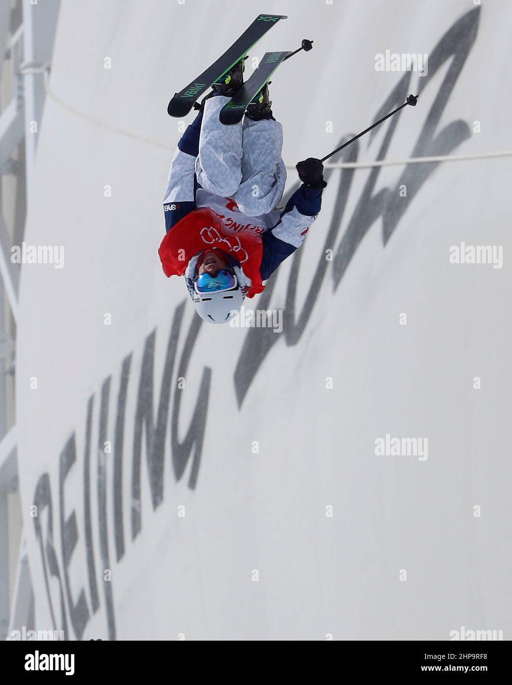 Peking, Hebei, China. 19th. Februar 2022. Alex Ferreira (USA) beim Halbpipe-Finale der Ski-Freestyle-Herren während der Olympischen Winterspiele 2022 in Peking im Genting Snow Park. (Bild: © David G. McIntyre/ZUMA Press Wire) Stockfoto