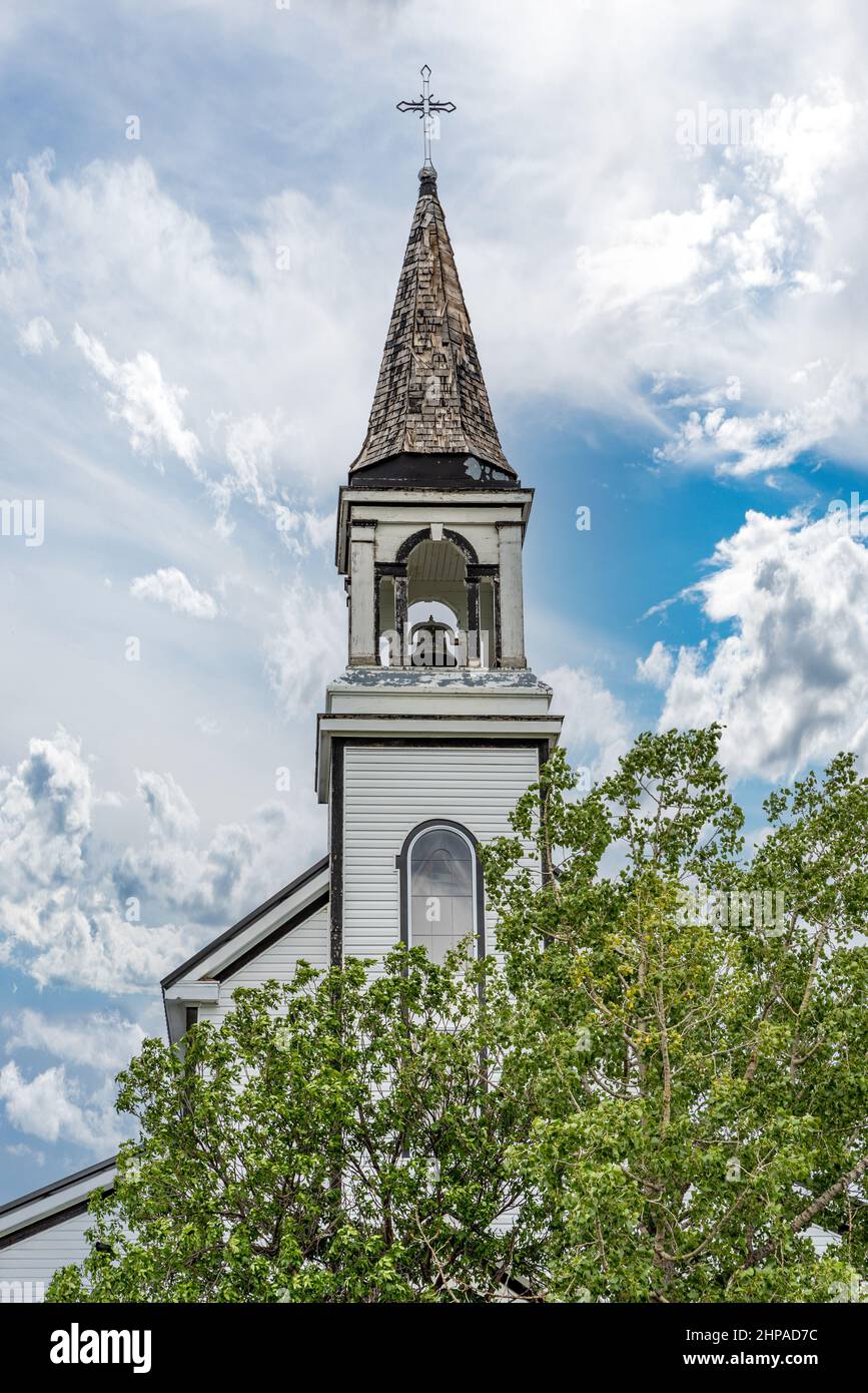 Glockenturm im Kirchturm der Römisch-Katholischen Kirche Blumenfeld bei Leader, SK, Kanada Stockfoto