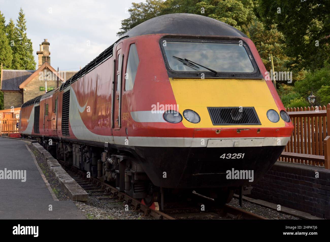 Ex East Midlands Railway HST Intercity 125-Kraftfahrzeuge werden im Lager von Arley Station, Severn Valley Railway, Worcs, Großbritannien, gelagert Stockfoto