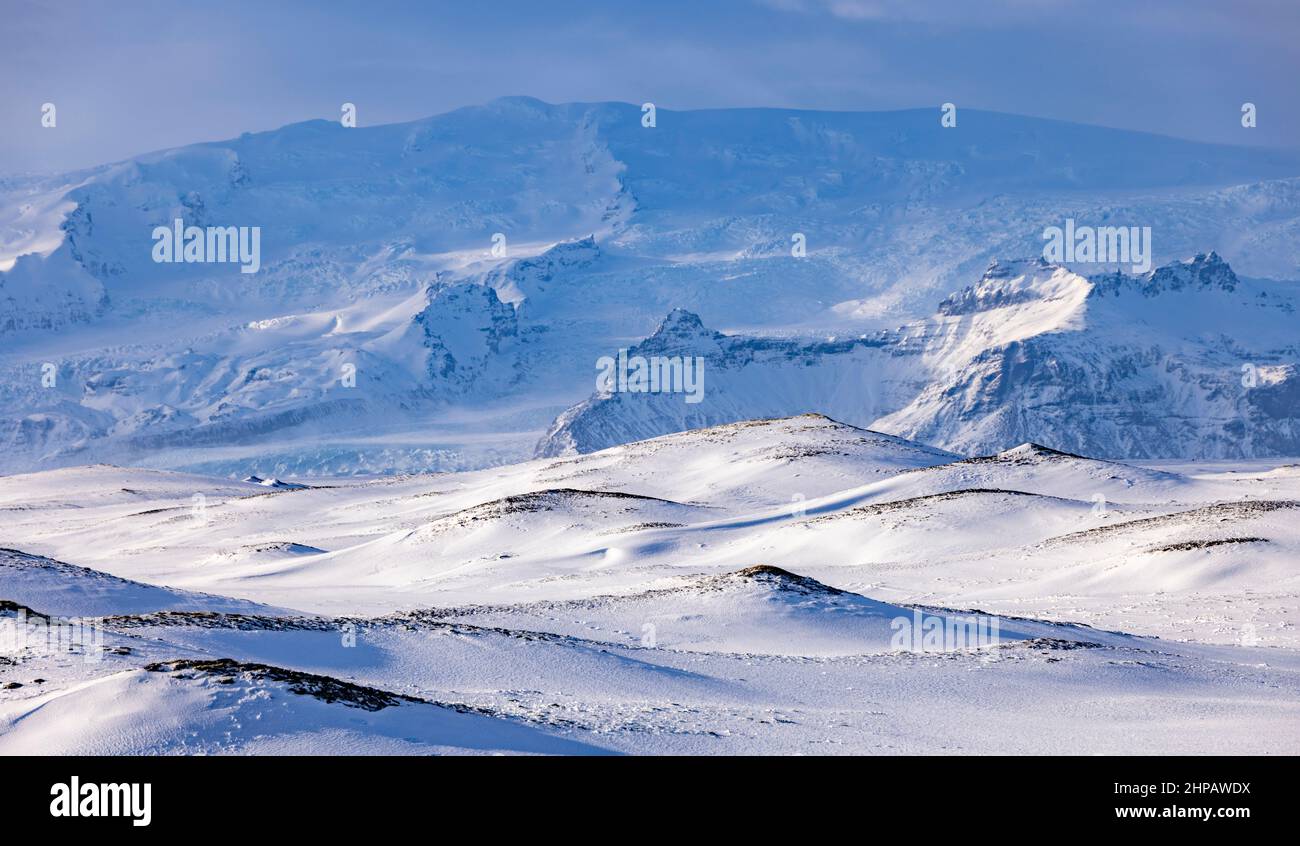 Verschneite Berglandschaft, Sudursveit, Südostisland Stockfoto