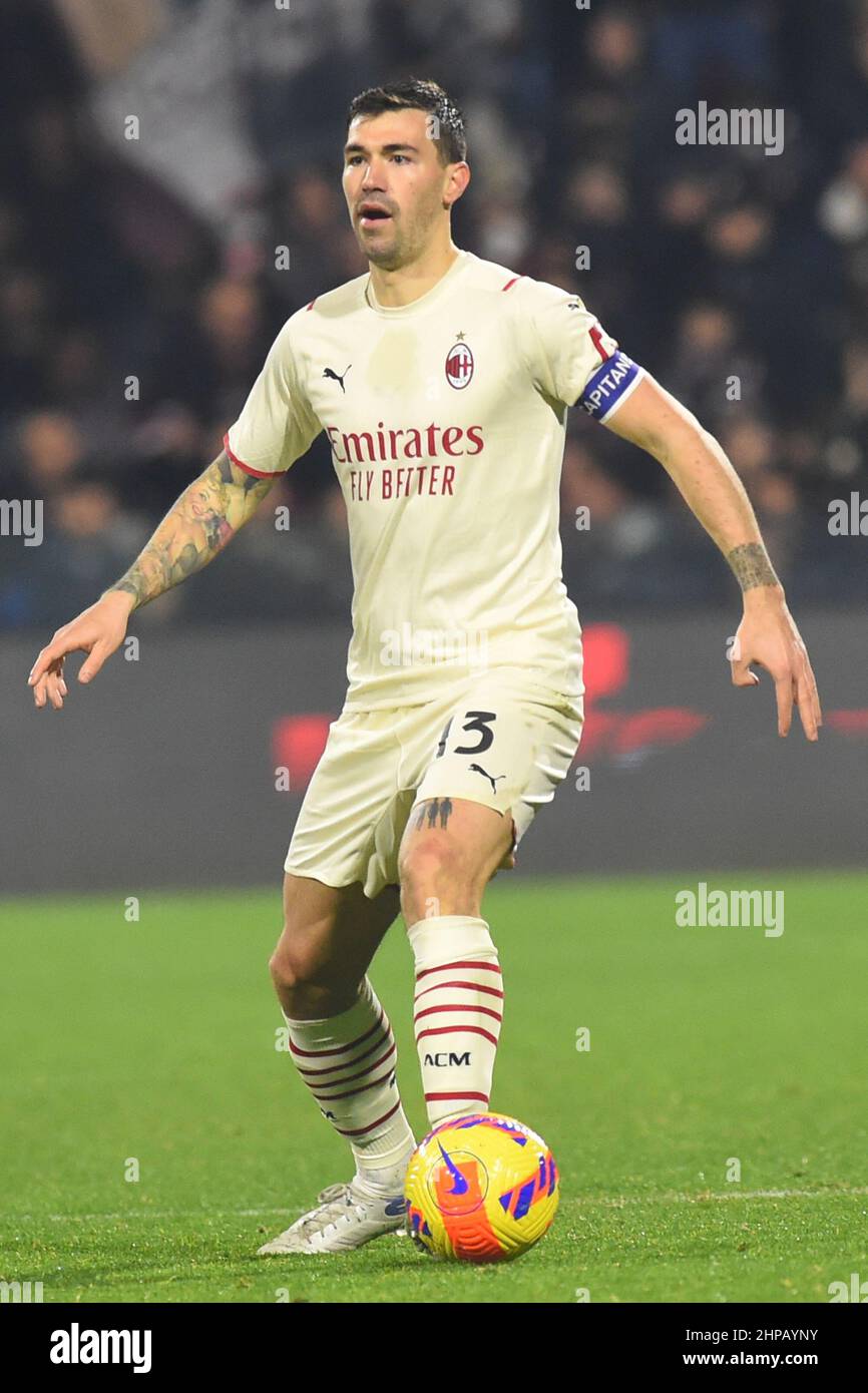 Salerno, Italien. 19th. Februar 2022. Alessio Romagnoli ( AC Mailand ) in Aktion die Serie A zwischen den USA. Salernitana 1919 - AC Mailand und im Stadio Arechi Endnote: 2-2 (Foto: Agostino Gemito/Pacific Press) Quelle: Pacific Press Media Production Corp./Alamy Live News Stockfoto