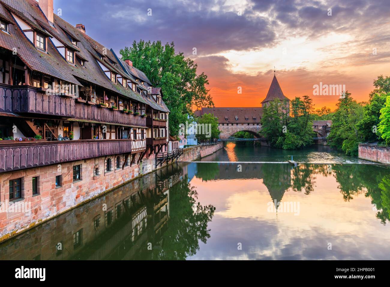 Nürnberg, Bundesland Bayern, Deutschland. Die historische Altstadt bei Sonnenuntergang. Stockfoto