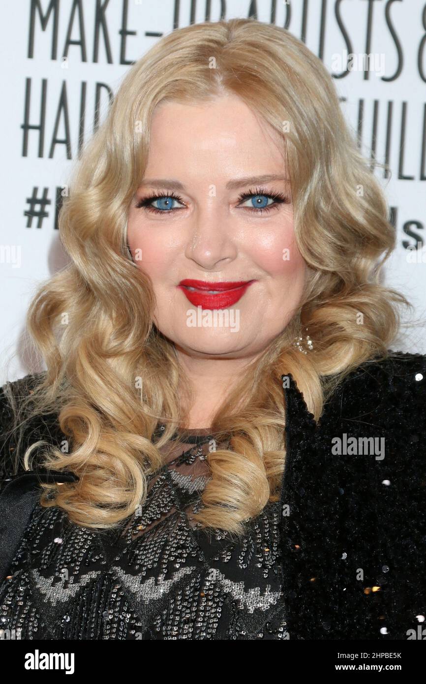 LOS ANGELES - FEB 19: Melissa Peterman bei den Annual Make-up Artists & Hair Stylists Guild Awards 9th kommt am 19. Februar 2022 im Beverly Hilton Hotel in Beverly Hills, CA, an Stockfoto