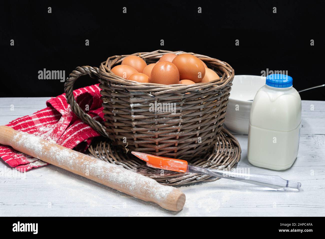 Osterbacken zur Vorbereitung auf die Osterferien in Schottland. Stockfoto