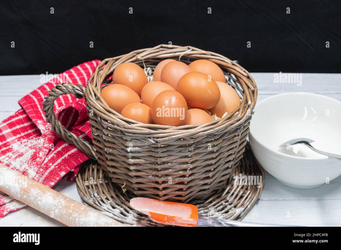 Osterbacken zur Vorbereitung auf die Osterferien in Schottland. Stockfoto