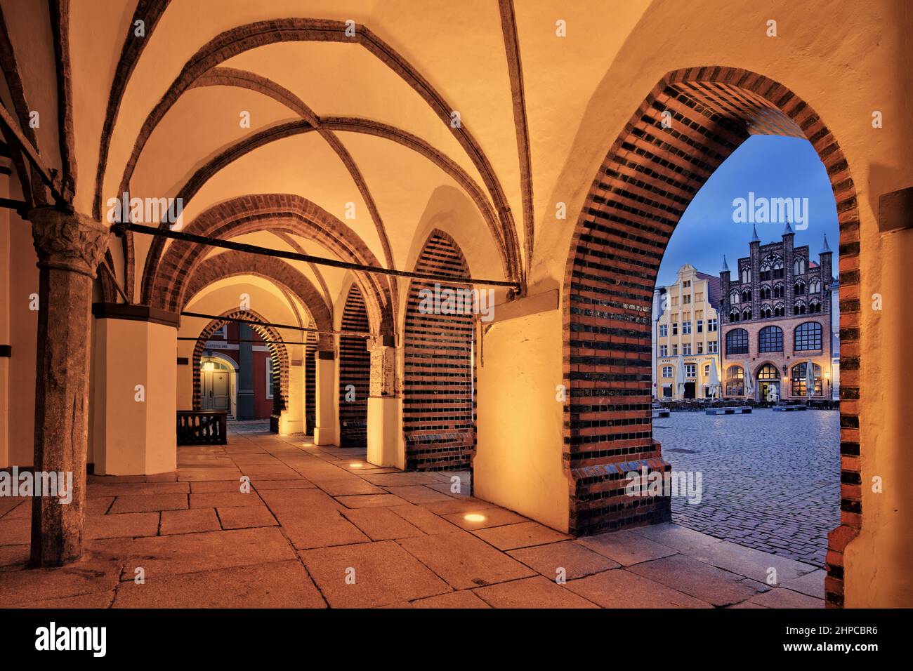 Stralsund Gotisches Rathaus, gotische Arkaden Stockfoto