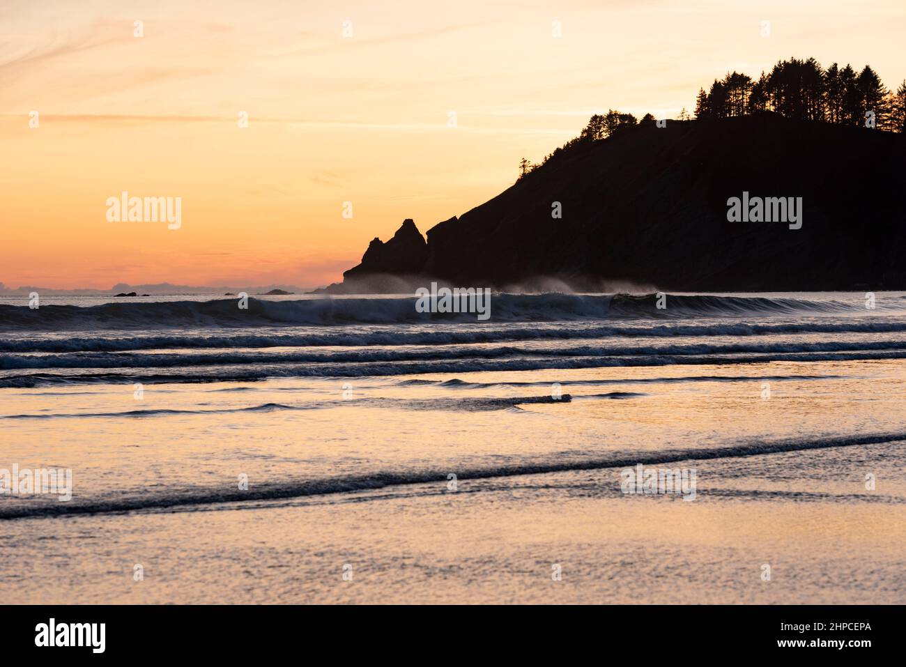 Sonnenuntergang am Short Sands Beach an der Küste von Oregon Stockfoto