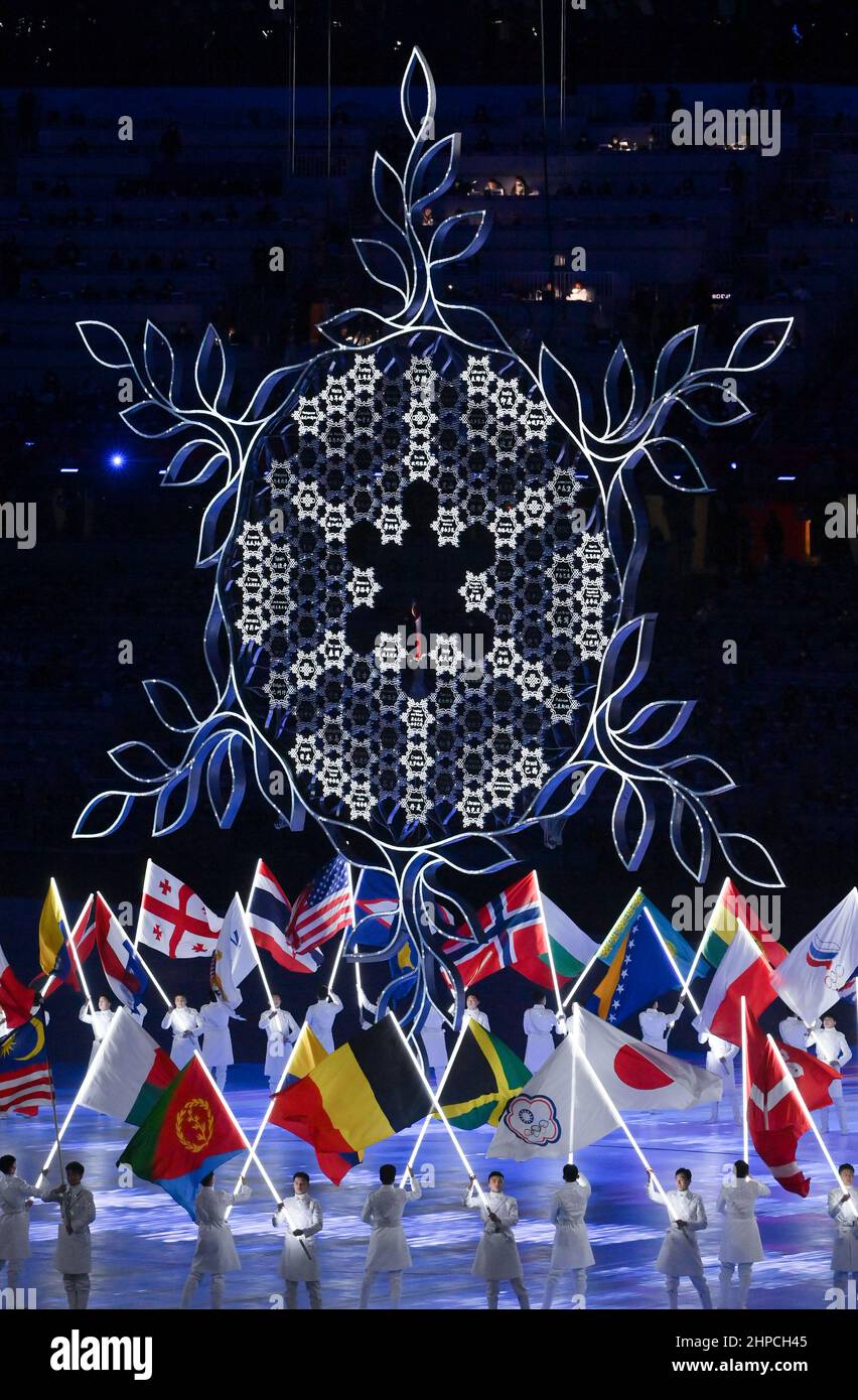 Peking, China. 20th. Februar 2022. Die olympische Flamme wird während der Abschlusszeremonie der Olympischen Winterspiele 2022 in Peking im Nationalstadion in Peking, der Hauptstadt Chinas, am 20. Februar 2022 gelöscht. Kredit: Xue Yuge/Xinhua/Alamy Live Nachrichten Stockfoto