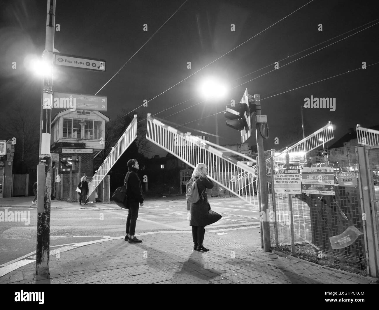 Highams Park Level Crossing and Signal Box, North East London Stockfoto