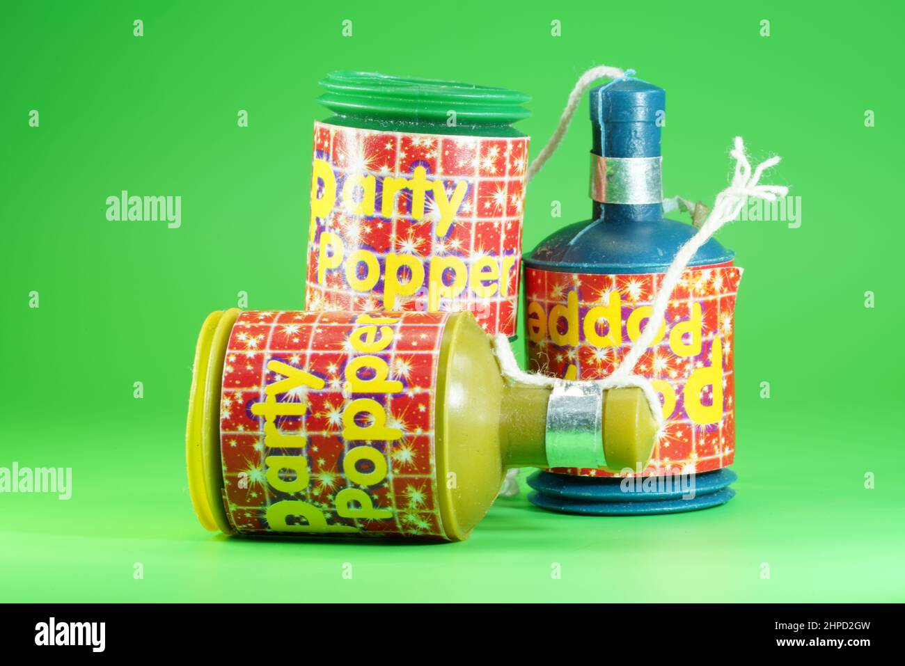 Party Poppers, lädt zur Party, Feier. Stockfoto