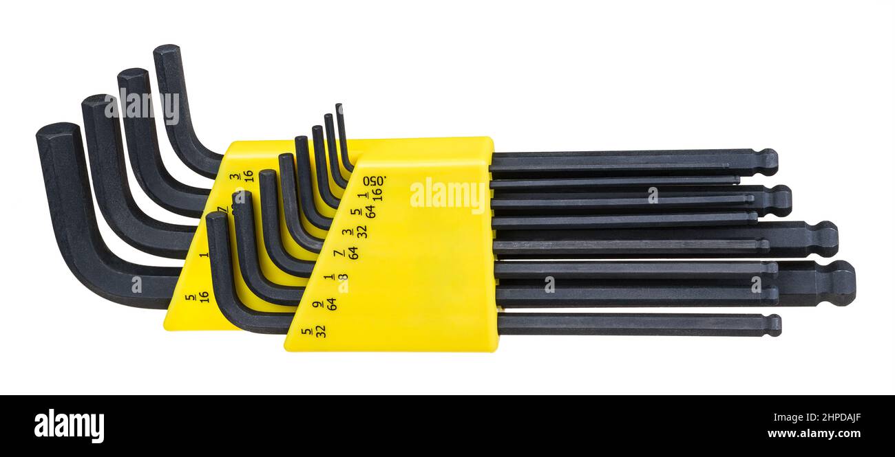 Schwarzer Innensechskantschlüsselsatz aus gebläutem Stahl in gelbem Werkzeugkasten, isoliert auf weißem Hintergrund. Nahaufnahme von Metall Sechskant-L-Schraubenschlüssel verschiedener Größen mit Kugelenden. Stockfoto