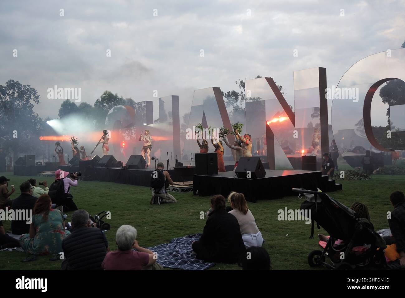 Aborigine-Darsteller bei der Vigil am Vorabend des Australia Day 2022 Stockfoto