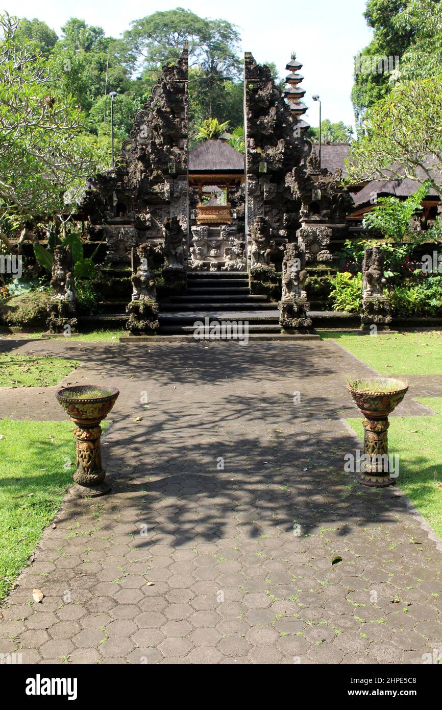 Eingangshalle des Gunung Lebah Tempels neben Campuhan Ubud. Aufgenommen Im Januar 2022. Stockfoto