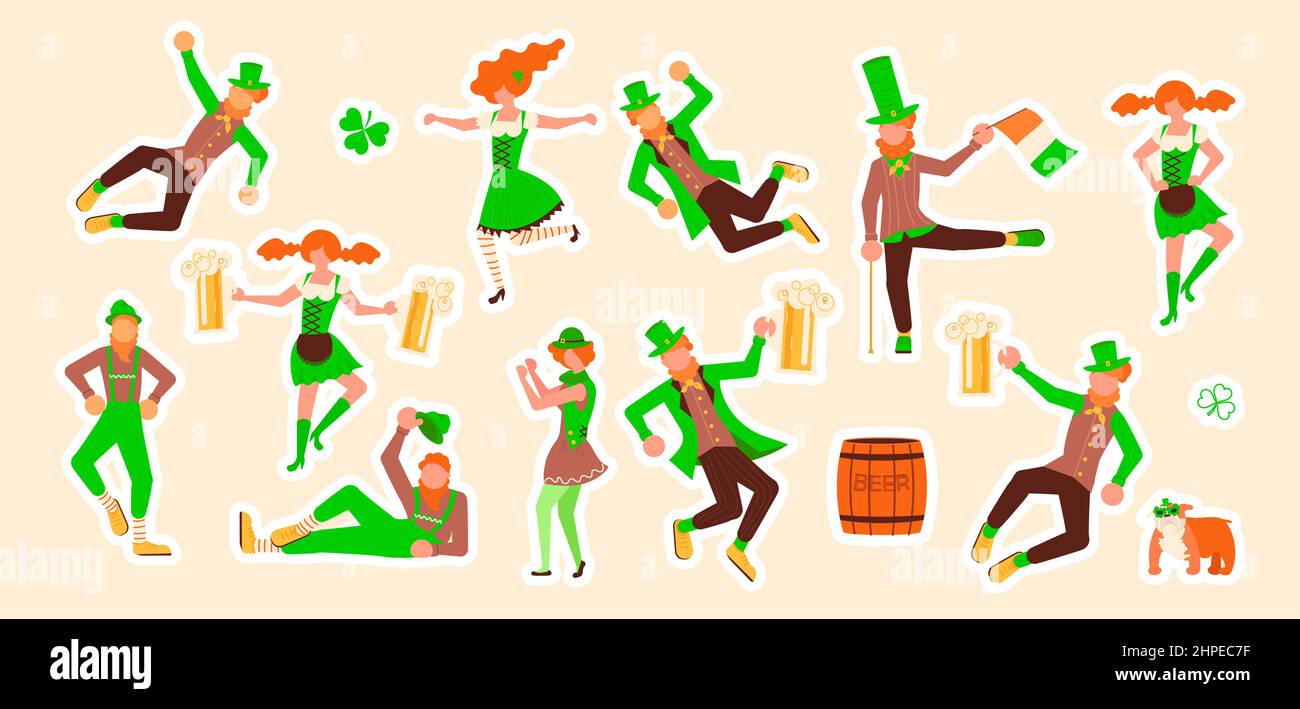 Leprechauns hält Becher mit Bier und tanzende Aufkleber Set. Niedliche klebrige Etiketten mit bot Assistant isoliert dekoriert. Flache Grafik Als Vektorgrafik Stock Vektor