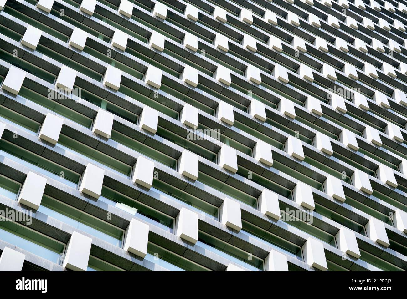 Moderne architektonische Details - weiße und graue Fassade Stockfoto