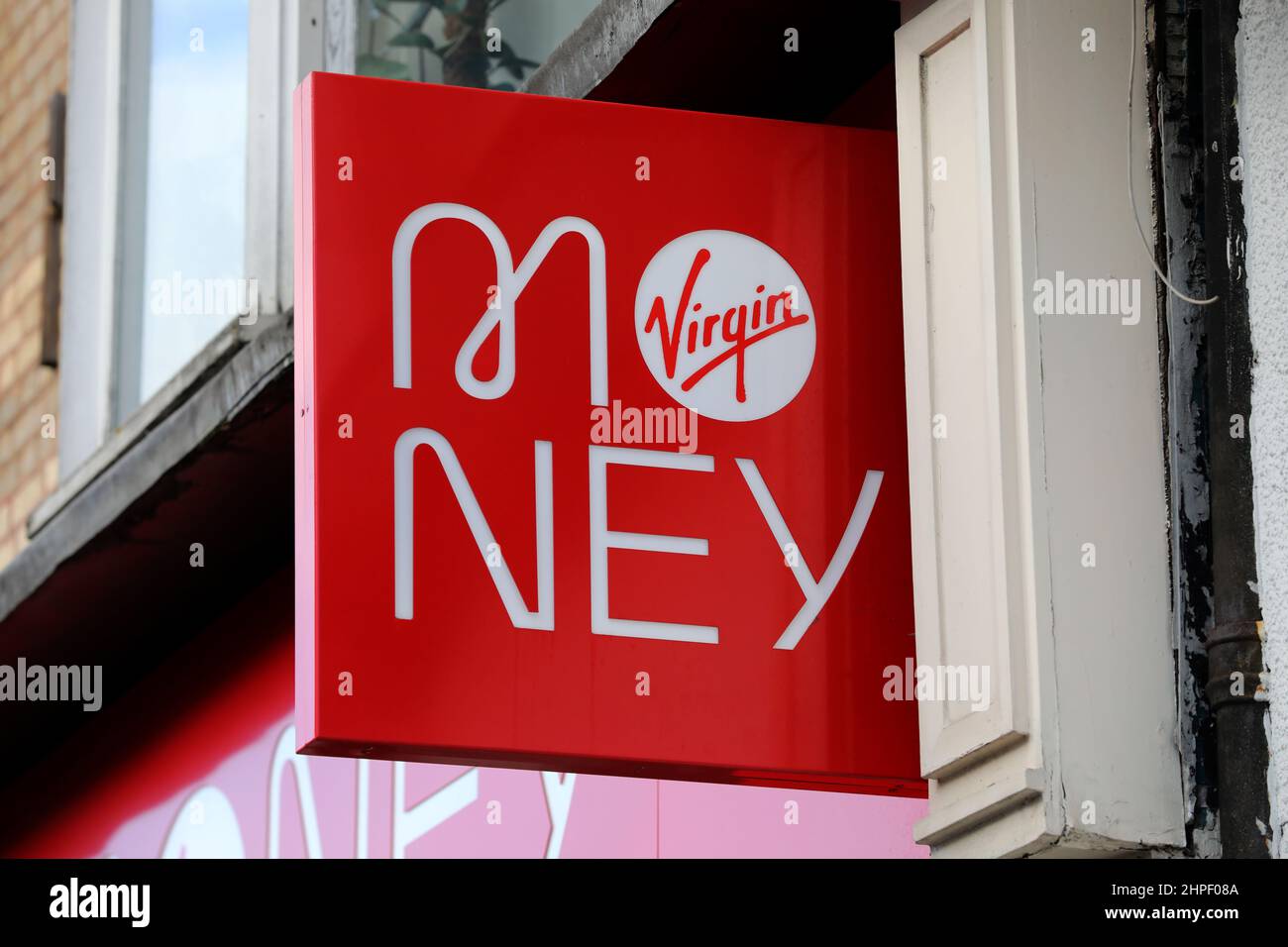 Allgemeine Ansicht eines Virgin Money Shops in Harrow, London, Großbritannien. Stockfoto