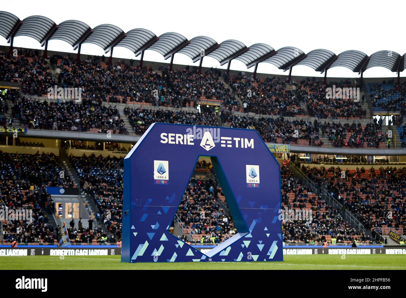 Mailand, Italien. 20. Februar 2022. Vor dem Fußballspiel der Serie A zwischen dem FC Internazionale und dem US-amerikanischen Sassuolo wird ein Bogen der Serie A gesehen. Kredit: Nicolò Campo/Alamy Live Nachrichten Stockfoto