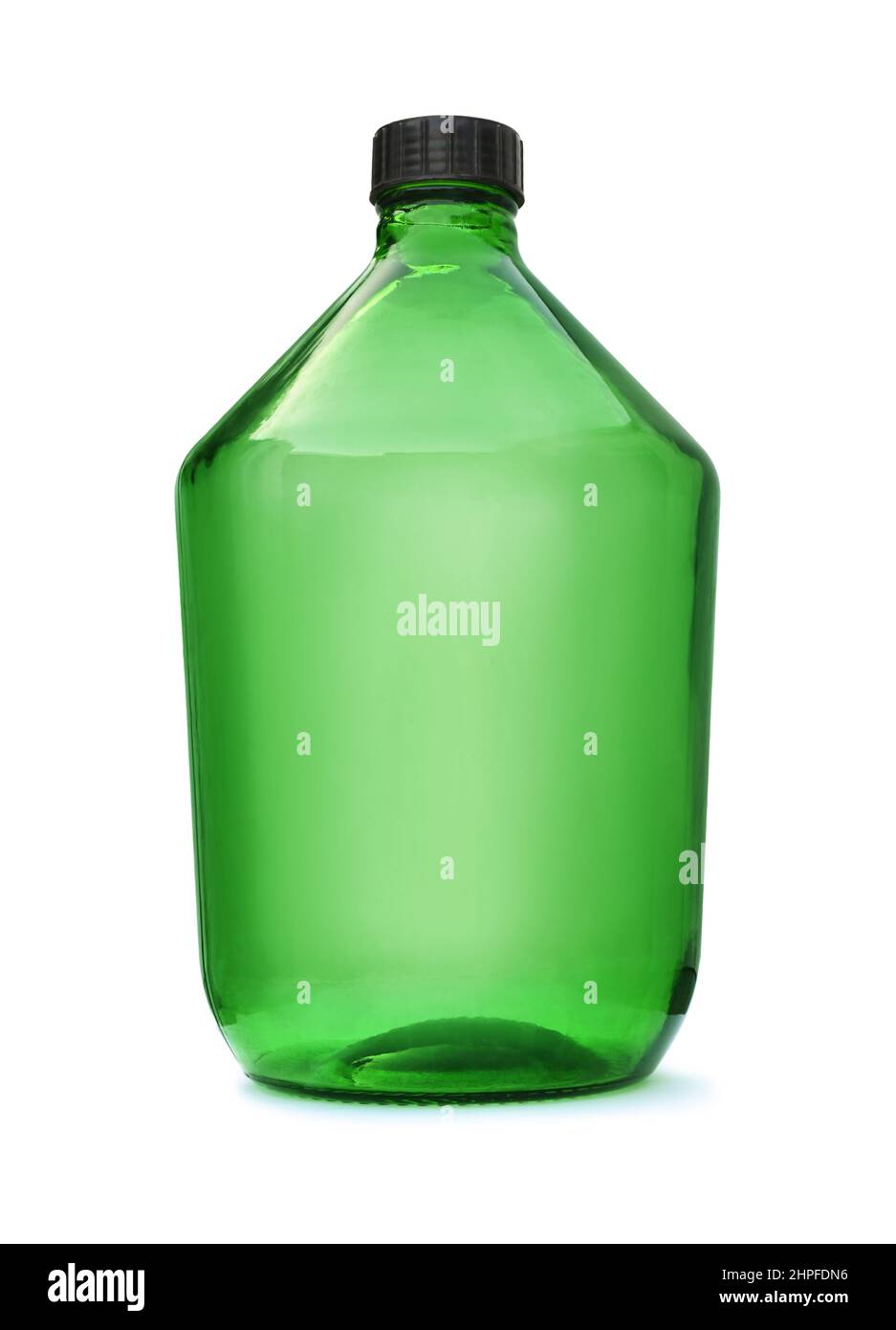 Vorderansicht einer leeren großen grünen Glasflasche isoliert auf Weiß Stockfoto