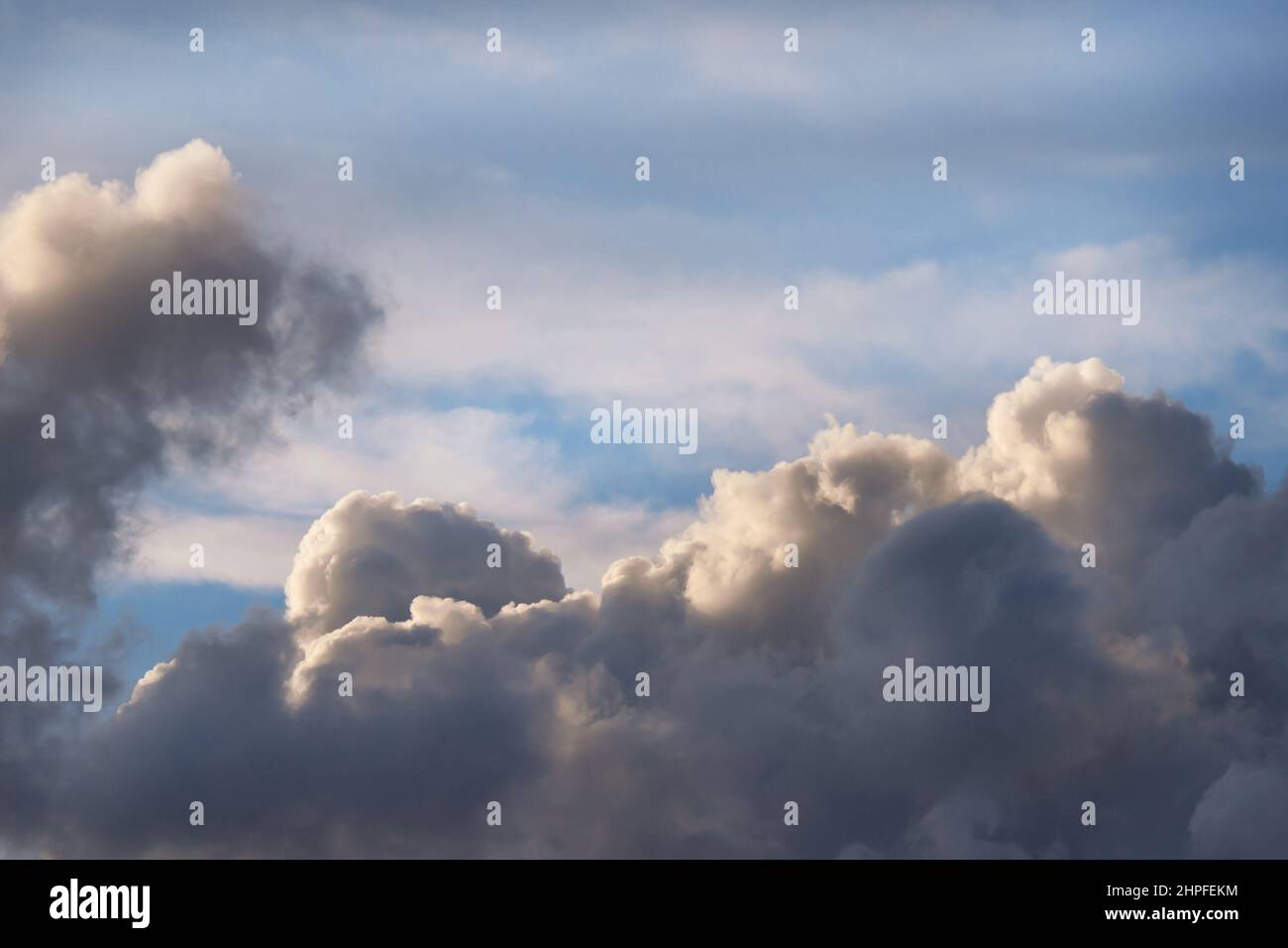 Schöne Wolken als Hintergrund Stockfoto
