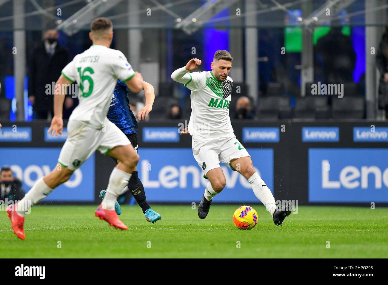 Mailand, Italien. 20th. Februar 2022. Domenico Berardi (25) von Sassuolo gesehen in der Serie Ein Spiel zwischen Inter und Sassuolo bei Giuseppe Meazza in Mailand. (Foto: Gonzales Photo/Alamy Live News Stockfoto