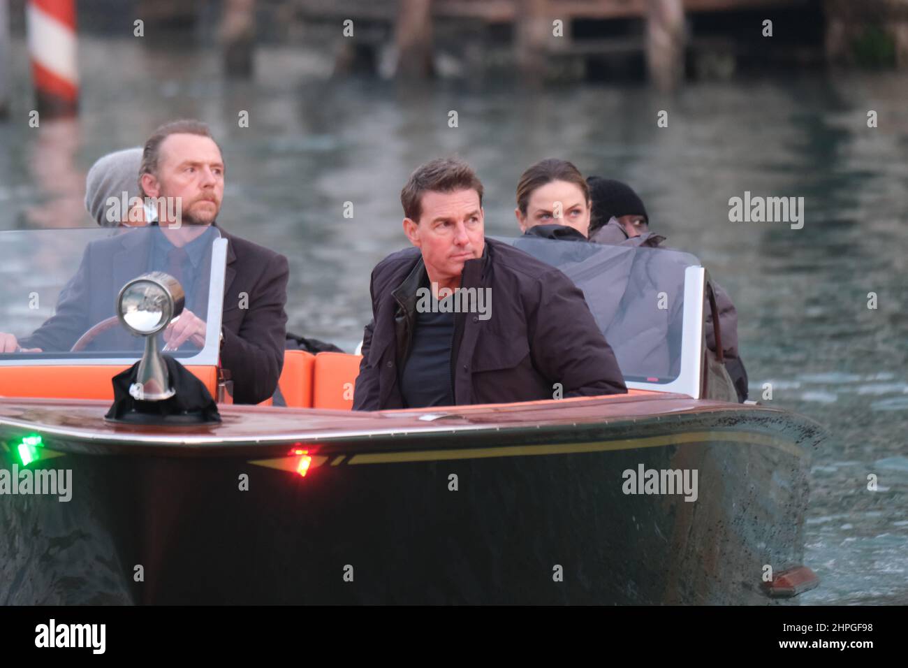 Schauspieler Simon Pegg, Schauspielerin Rebecca Ferguson und Schauspieler Tom Cruise während der Dreharbeiten zur Mission Impossible 7 in venedig Stockfoto