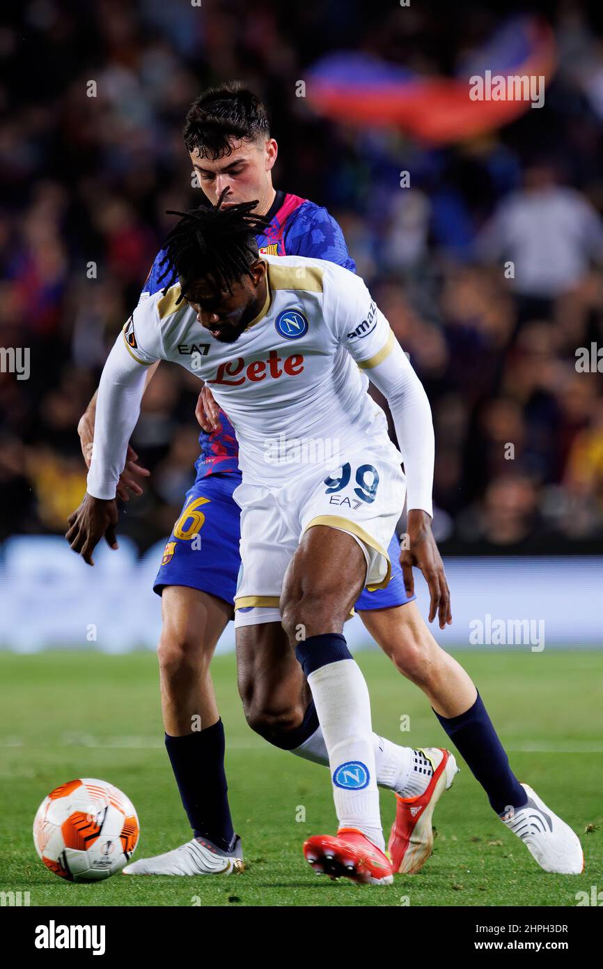 BARCELONA - 17. FEBRUAR: Zambo Anguissa in Aktion während des UEFA Europa League-Spiels zwischen dem FC Barcelona und dem SSC Napoli im Camp Nou Stadium am Februar Stockfoto