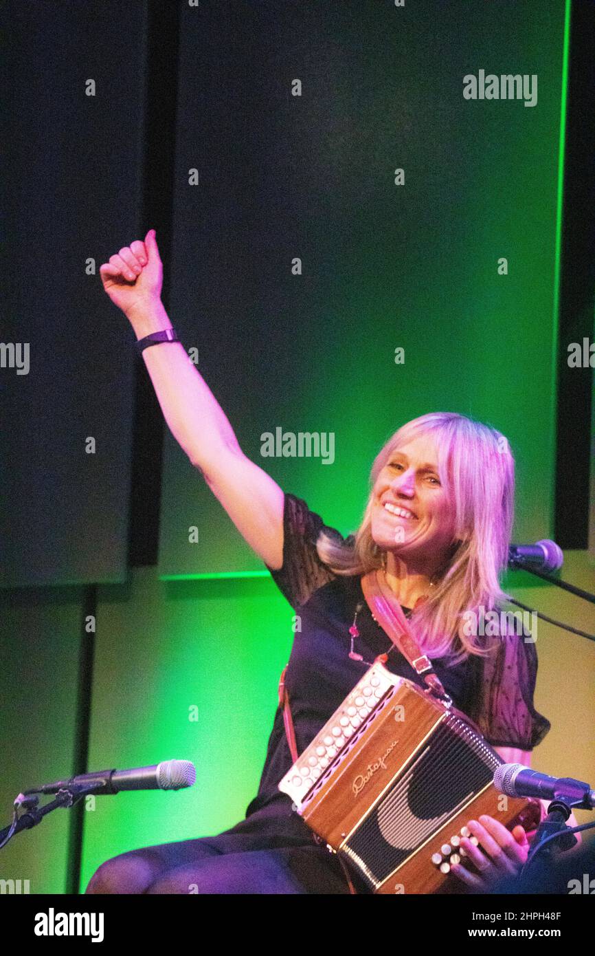 Sharon Shannon, irische Musikerin und Akkordeonspielerin, die am