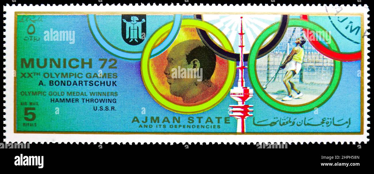 MOSKAU, RUSSLAND - 4. NOVEMBER 2021: Die in Ajman gedruckte Briefmarke zeigt Anatoliy Pavlovych Bondarchuk (1940), UdSSR, Olympische Sommerspiele 1972 - München Stockfoto