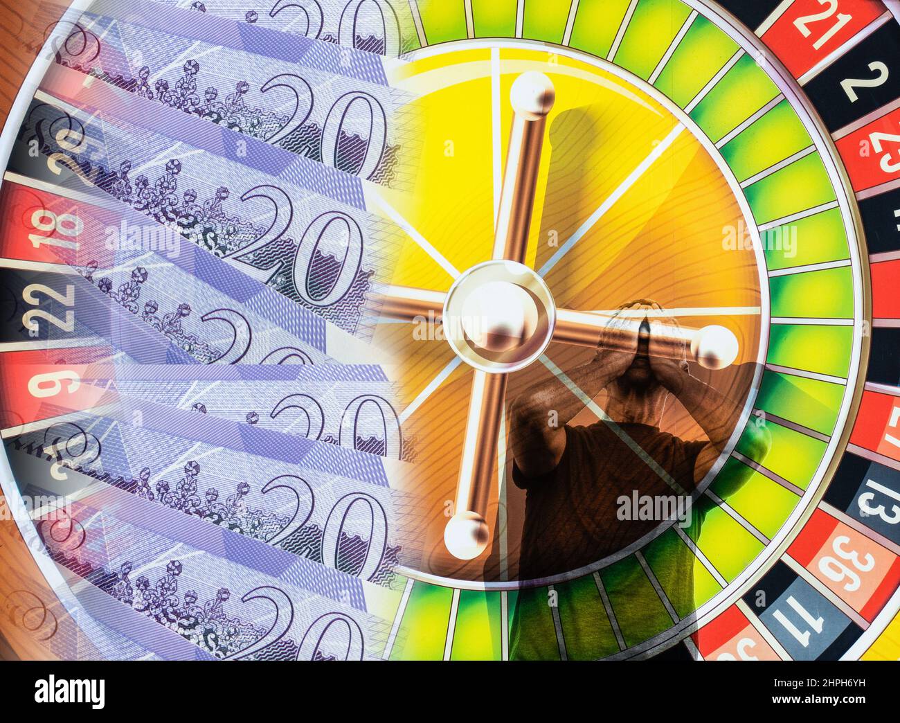 Zwanzig Pfund Noten auf Roulette-Rad mit Mann mit Hand über Gesicht. Spielsucht, Spielindustrie, psychische Gesundheit... Konzept Stockfoto