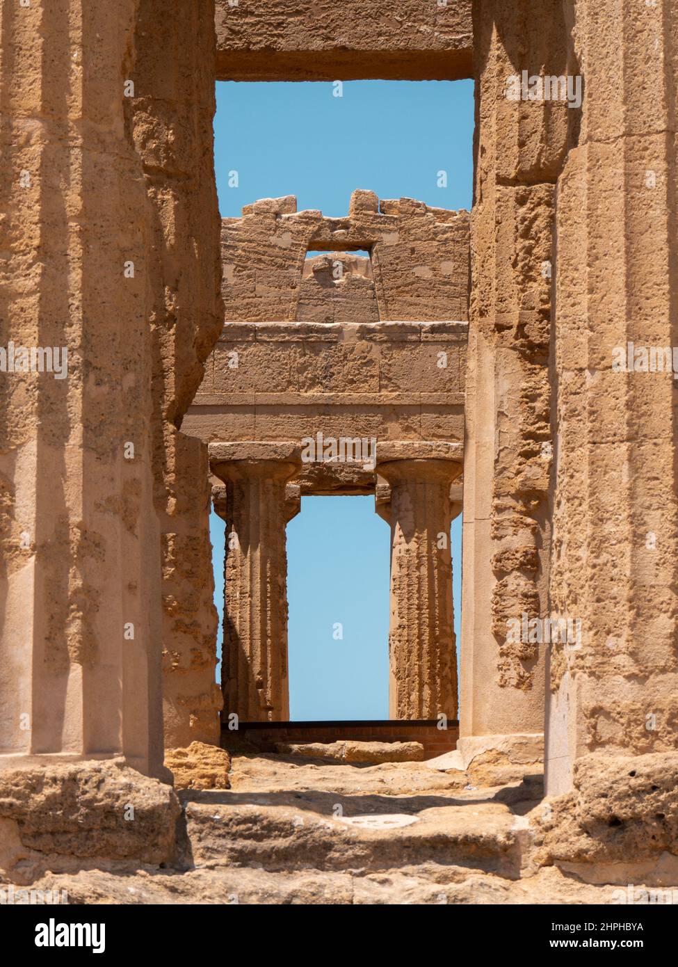 Eine andere Perspektive eines Tempels in Agrigento, nur die Symmetrie zu schätzen wissen! Stockfoto