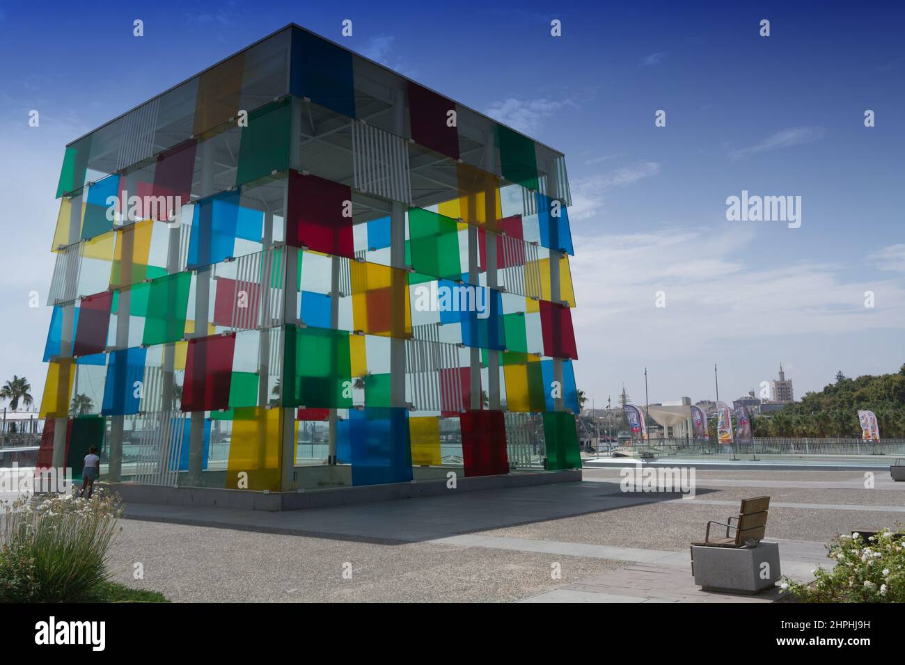 MALAGA, COSTA DEL SOL, SPANIEN - 29. AUGUST 2019: Centre Centre Centre Centre Centre Centre Centre Centre Centre Centre Centre Centre Centre de la Corso im Hafen von Malaga an der Costa del Sol in Andalusien, Spanien Stockfoto