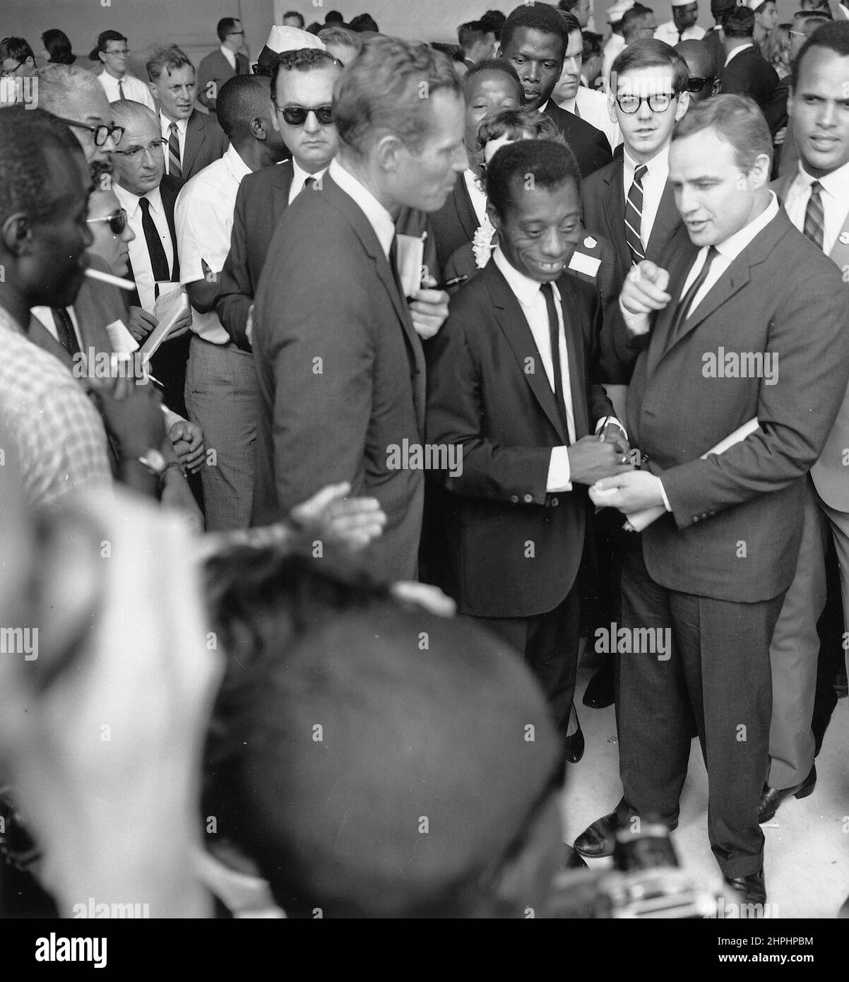 Civil Rights March on Washington, D.C. [Autor James Baldwin mit den Schauspielern Marlon Brando und Charlton Heston.], 08/28/1963 ca. 28. August 1963 Stockfoto