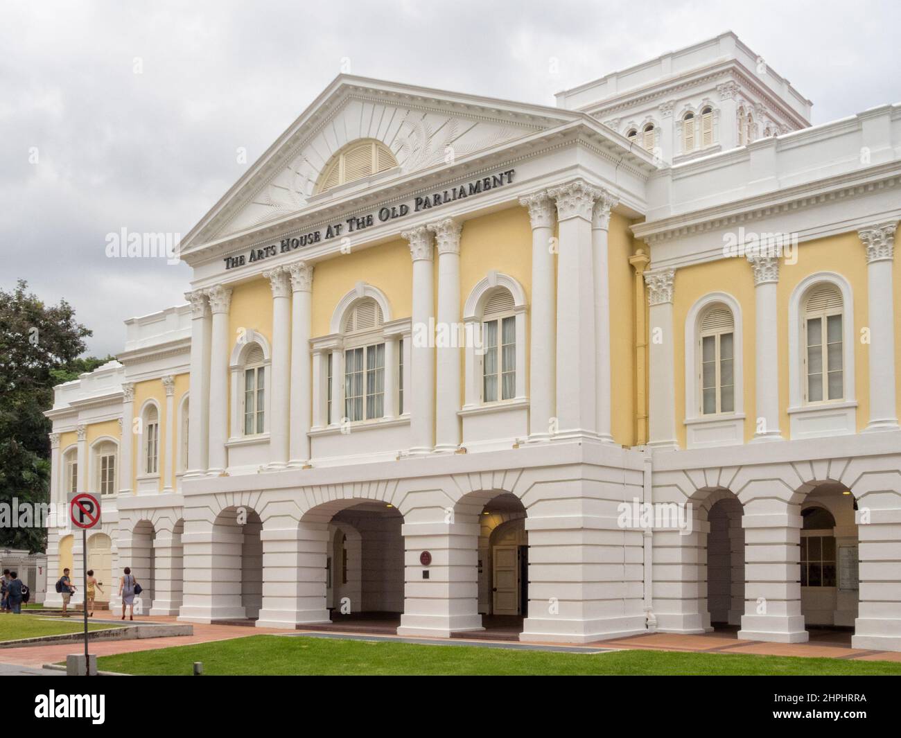 Das Arts House im ehemaligen Old Parliament House ist ein multidisziplinärer Kunstort - Singapur Stockfoto