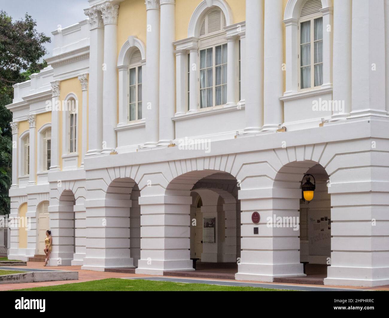 Das Arts House im ehemaligen Old Parliament House ist ein multidisziplinärer Kunstort - Singapur Stockfoto