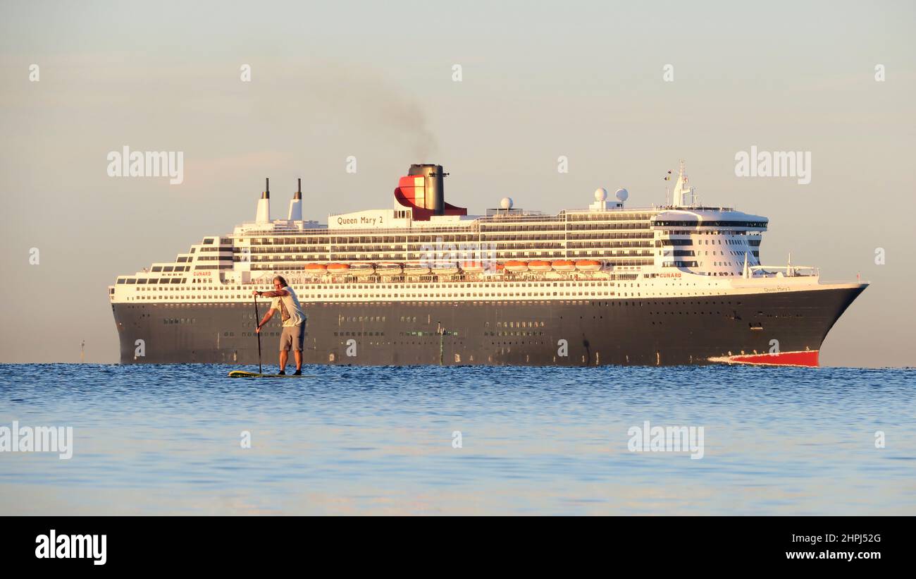 Das RMS Queen Mary 2 am Port Phillip Bay Melbourne Australia. Stockfoto