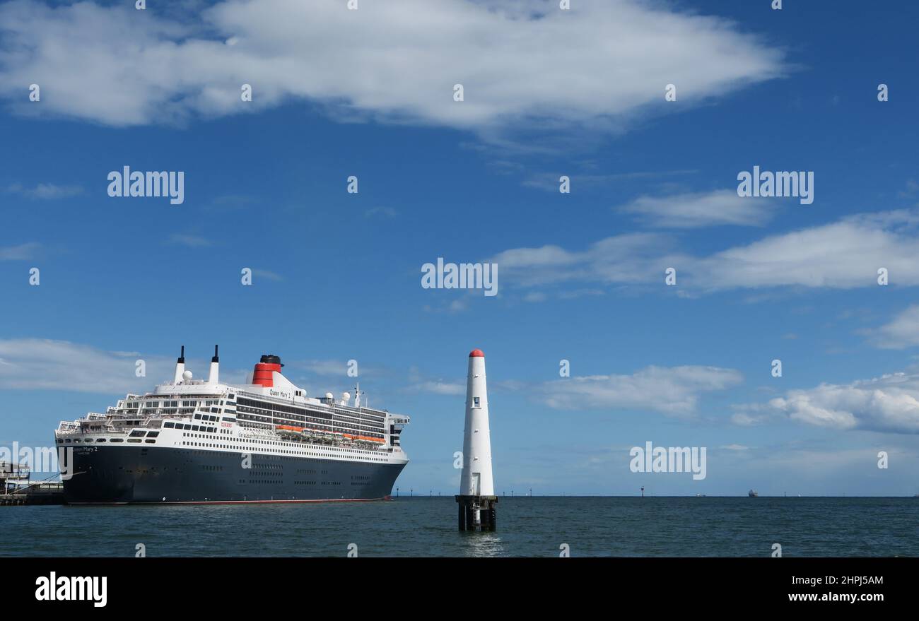 Das RMS Queen Mary 2 am Port Phillip Bay Melbourne Australia. Stockfoto